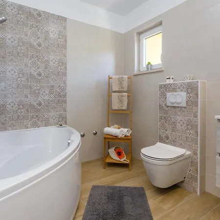 Ivetta For 10 People Near With Sea View & Children Playground * Abbazia