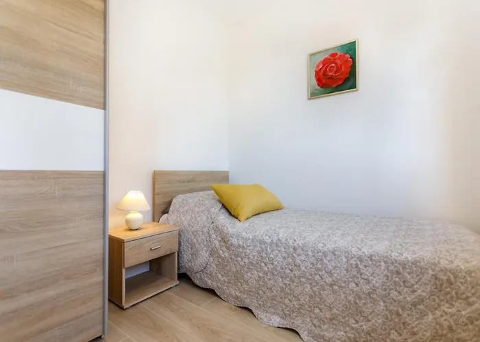 빌라 Ivetta For 10 People Near With Sea View & Children Playground