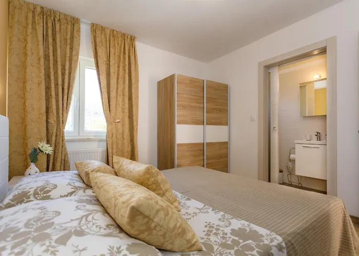 Ivetta For 10 People Near With Sea View & Children Playground 빌라