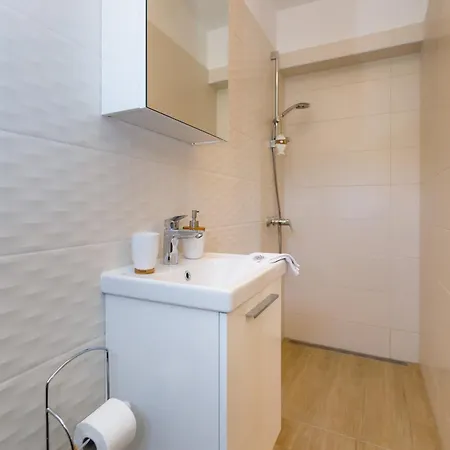 빌라 Ivetta For 10 People Near With Sea View & Children Playground 오파티아