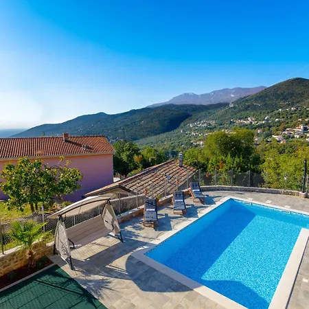 Ivetta For 10 People Near With Sea View & Children Playground *