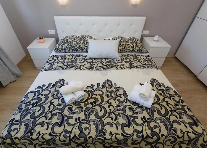 Villa Ivetta For 10 People Near With Sea View & Children Playground *