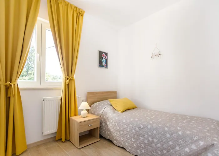 Ivetta For 10 People Near With Sea View & Children Playground Villa Abbázia