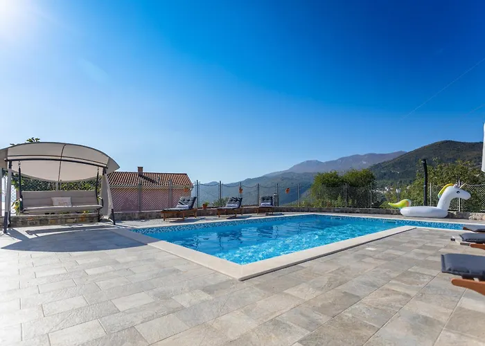 Ivetta For 10 People Near With Sea View & Children Playground Villa Abbázia