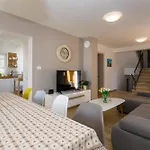 Ivetta For 10 People Near With Sea View & Children Playground