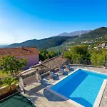 Ivetta For 10 People Near With Sea View & Children Playground *